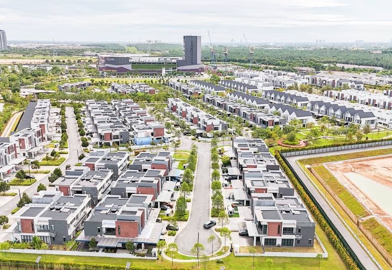 Lucent Residence @ twentyfive.7