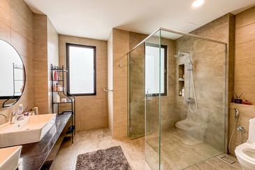 Lucent Residence @ twentyfive.7