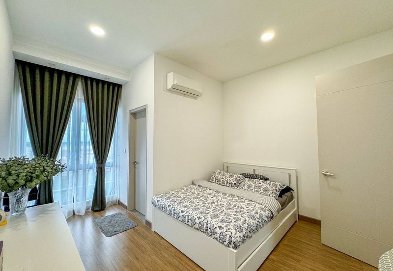 Lucent Residence @ twentyfive.7