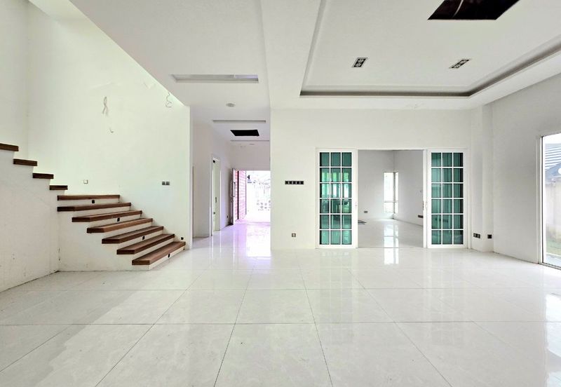 Putra Hill Residency