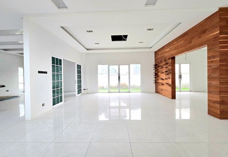 Putra Hill Residency