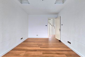 Putra Hill Residency