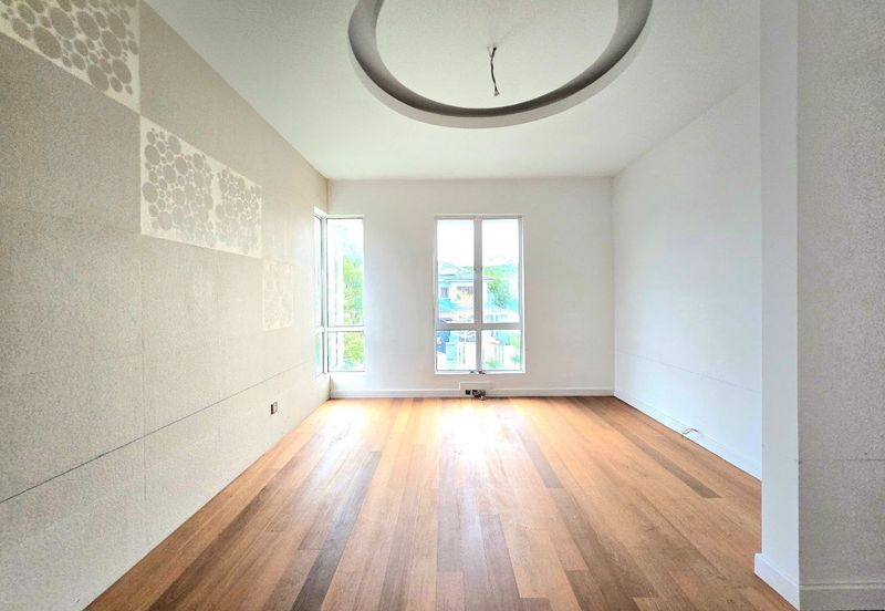 Putra Hill Residency