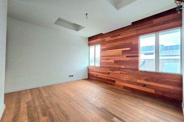 Putra Hill Residency