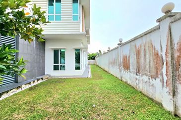 Putra Hill Residency