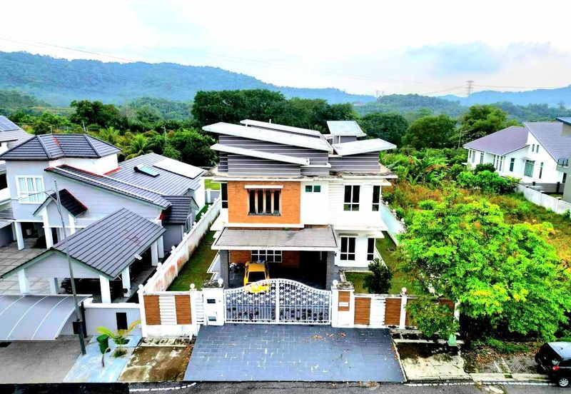 Putra Hill Residency