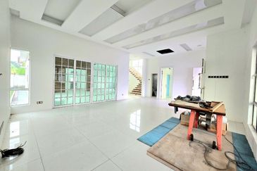 Putra Hill Residency