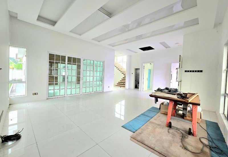 Putra Hill Residency