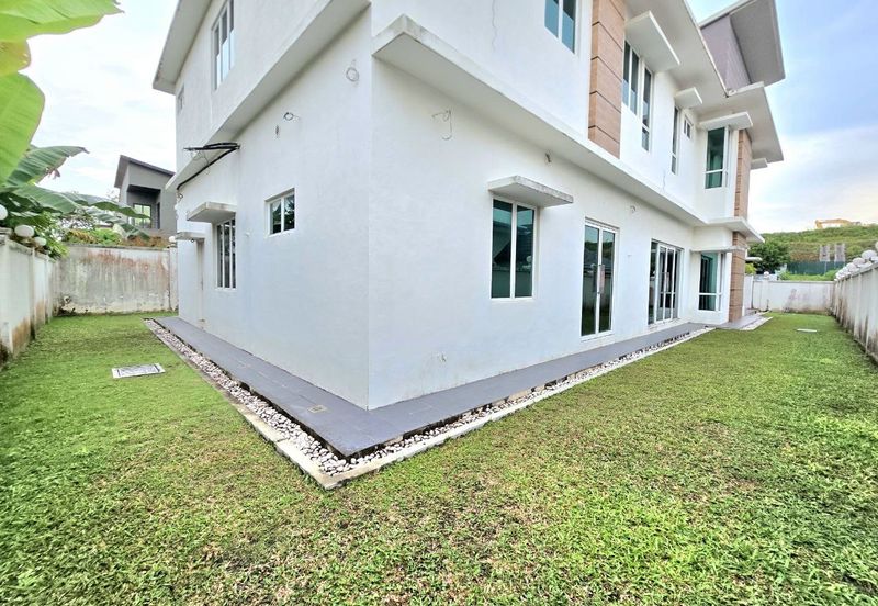 Putra Hill Residency