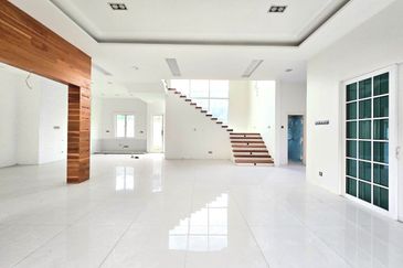 Putra Hill Residency