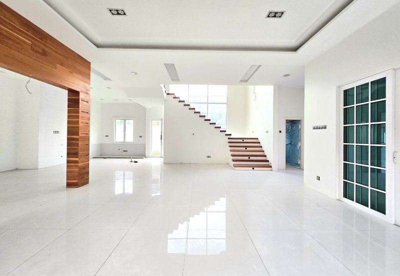 Putra Hill Residency