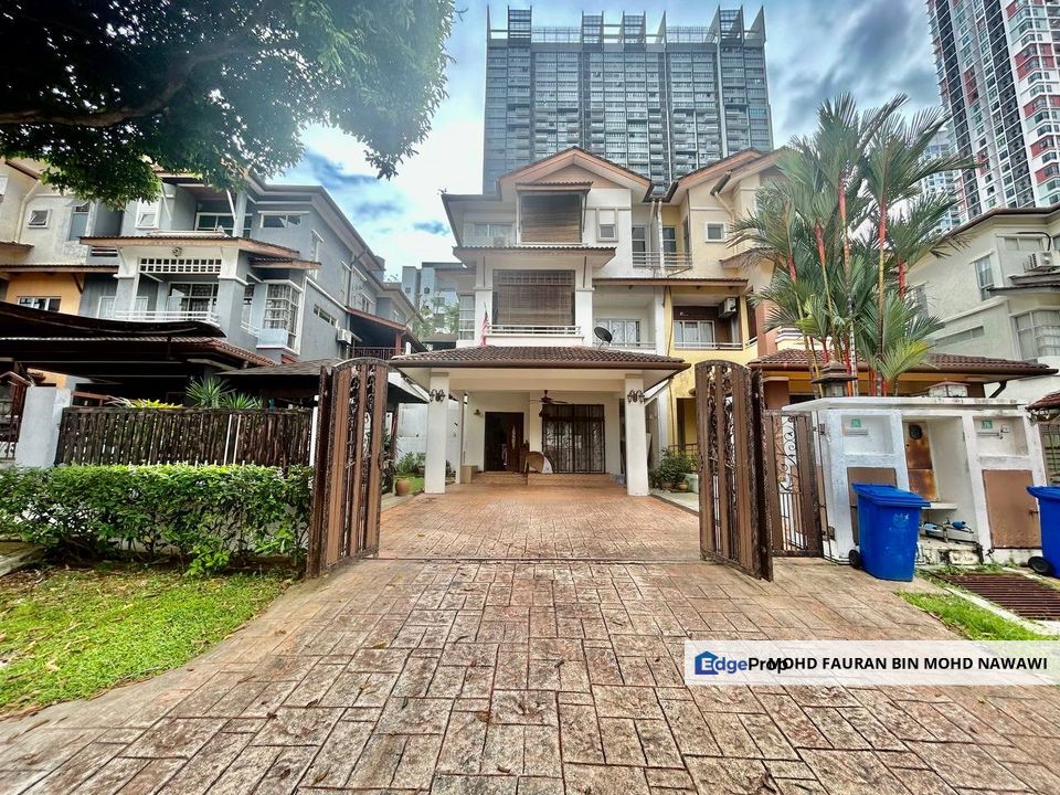 Seksyen 7 Jalan Plumbum 2.5 Storey Semi D RENOVATED Shah Alam For Sale, Selangor, Shah Alam