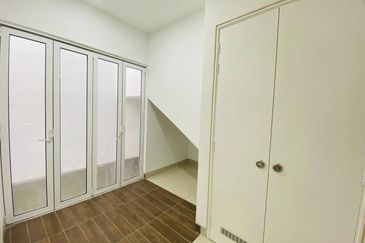 Duta Villa, Presint 14