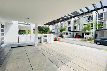 Duta Villa, Presint 14