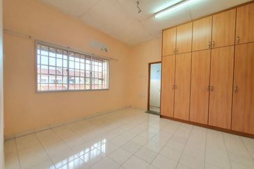 Taman Pinggiran Putra