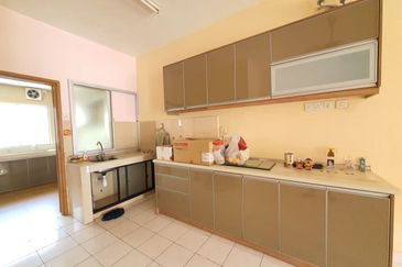 Taman Pinggiran Putra