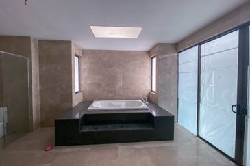 Duta Villa, Setia Alam