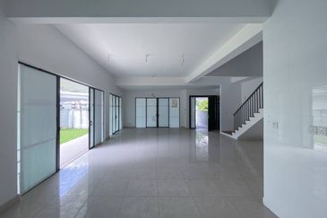 Duta Villa, Setia Alam