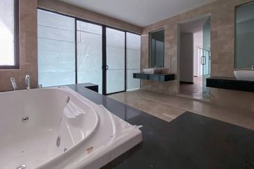 Duta Villa, Setia Alam