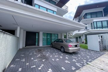 Duta Villa, Setia Alam