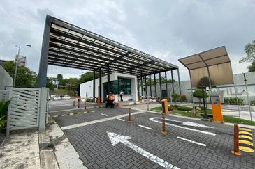 Duta Villa, Setia Alam