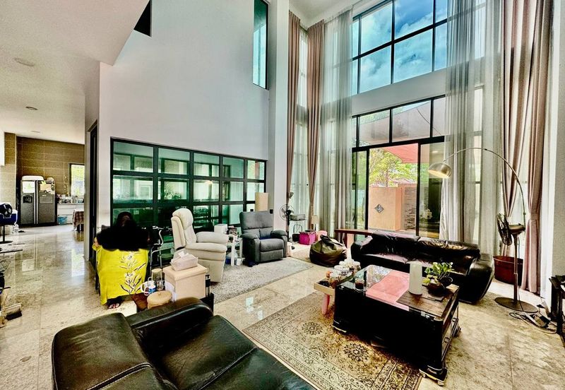 Kristal Court, Seksyen 7