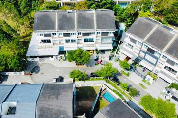 Lagenda Waterfront Homes