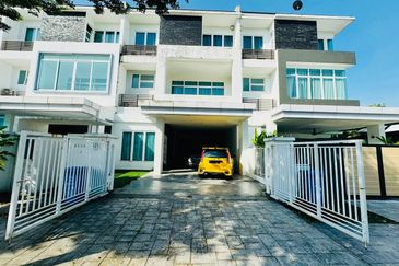 Lagenda Waterfront Homes