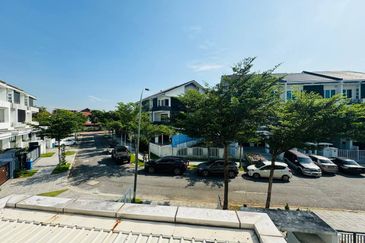 Lagenda Waterfront Homes