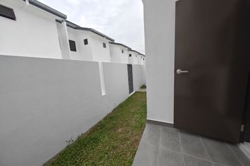 Serenia Anisa Phase 1