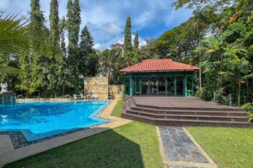 KGSAAS Golf Club, Seksyen 13