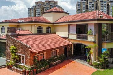 KGSAAS Golf Club, Seksyen 13