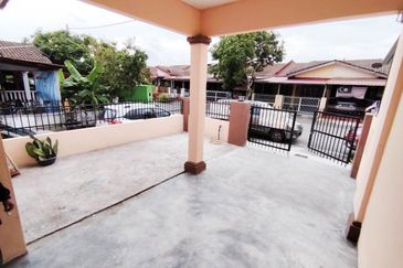 Taman Seroja, Bandar Baru Salak Tinggi