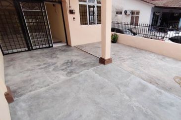 Taman Seroja, Bandar Baru Salak Tinggi