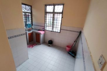 Taman Seroja, Bandar Baru Salak Tinggi