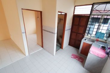 Taman Seroja, Bandar Baru Salak Tinggi