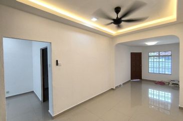 Taman Widuri, Bukit Beruntung