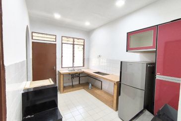 Taman Widuri, Bukit Beruntung