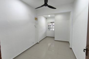 Taman Widuri, Bukit Beruntung