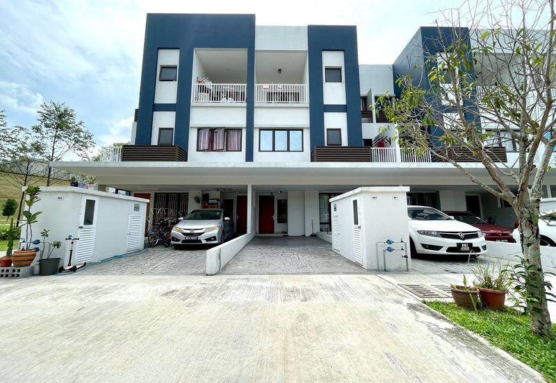 Ayden @ Warisan Puteri