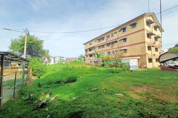 FREEHOLD Bungalow Land Jalan Bukit Senjuang Ujong Pasir Bandar Hilir Melaka Town