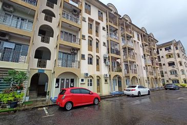 PANGSAPURI GOLDEN SHOWER(KONDOMINIUM RUBY)