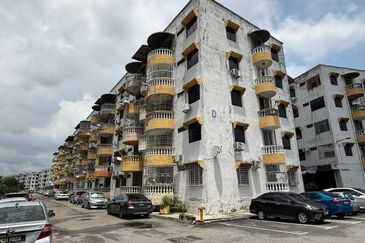 Pangsapuri Kenanga Mewah, Kampung Lapan Freehold Corner Lot Melaka Town