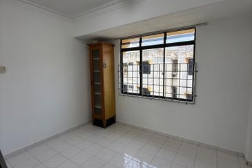 Pangsapuri Kenanga Mewah, Kampung Lapan Freehold Corner Lot Melaka Town