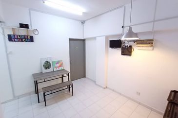 Pangsapuri Laksamana 1