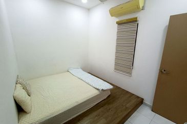 Kondo Ruby (Golden Showers)