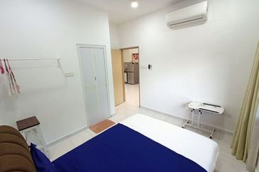 Kondo Ruby (Golden Showers)