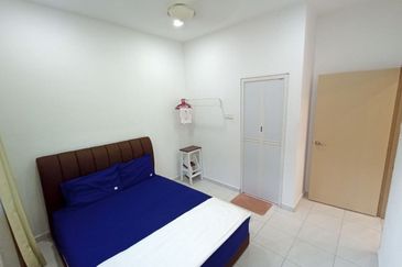 Kondo Ruby (Golden Showers)