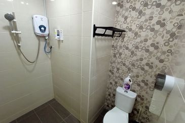 Kondo Ruby (Golden Showers)