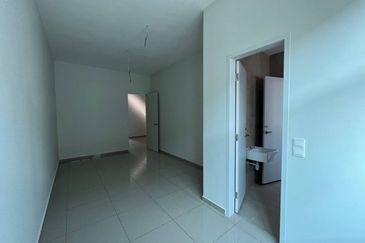 Taman Molek Residence Ayer Molek Bukit Katil Melaka, Gated Guarded 2 Storey Terrace House